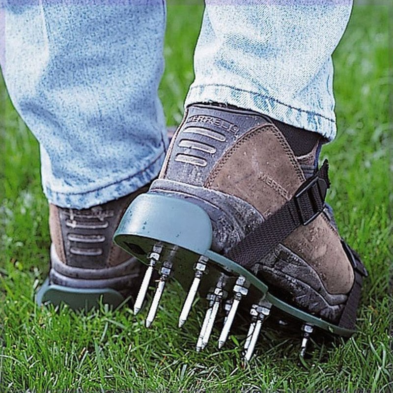 Chaussures à piques pour jardinage